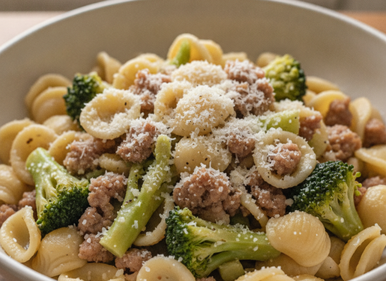 Orecchiette mit Brokkoli und Salsiccia